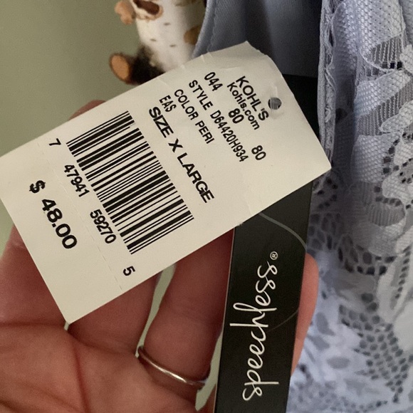 Pretty lacy dress. By Speechless. - Picture 4 of 6